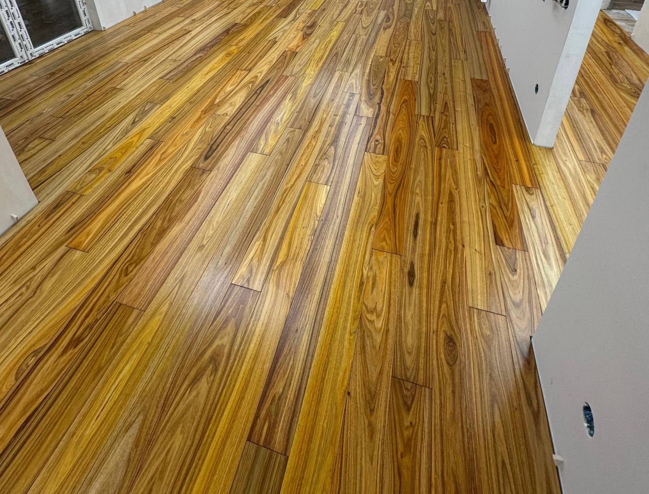 Инженерная доска Inpa Тарара Амарилла лак 310–2140×137×15 фото в интерьере