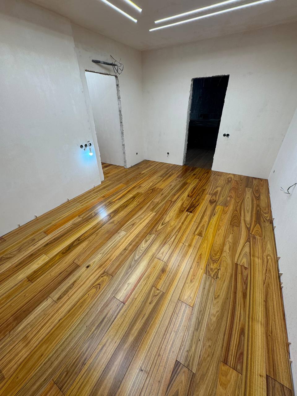 Инженерная доска Inpa Тарара Амарилла лак 310–2140×137×15 фото в интерьере