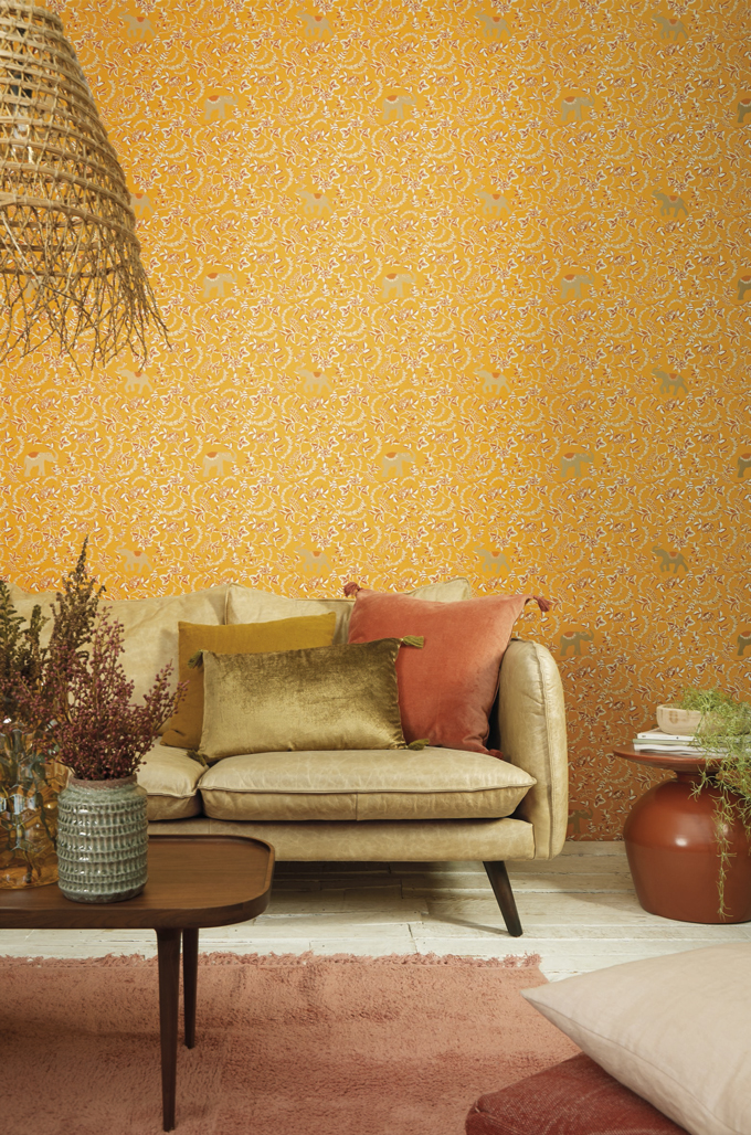 Обои Caselio Mystery Wisdom Jaune MYY 101592900 фото в интерьере Обои Caselio Mystery Wisdom Jaune MYY 101592900 фото в интерьере