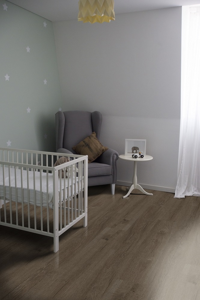 Пробковый пол замковый CorkArt Design concept Enzo DW 4018 DNN B 1200×210×10,5 фото в интерьере