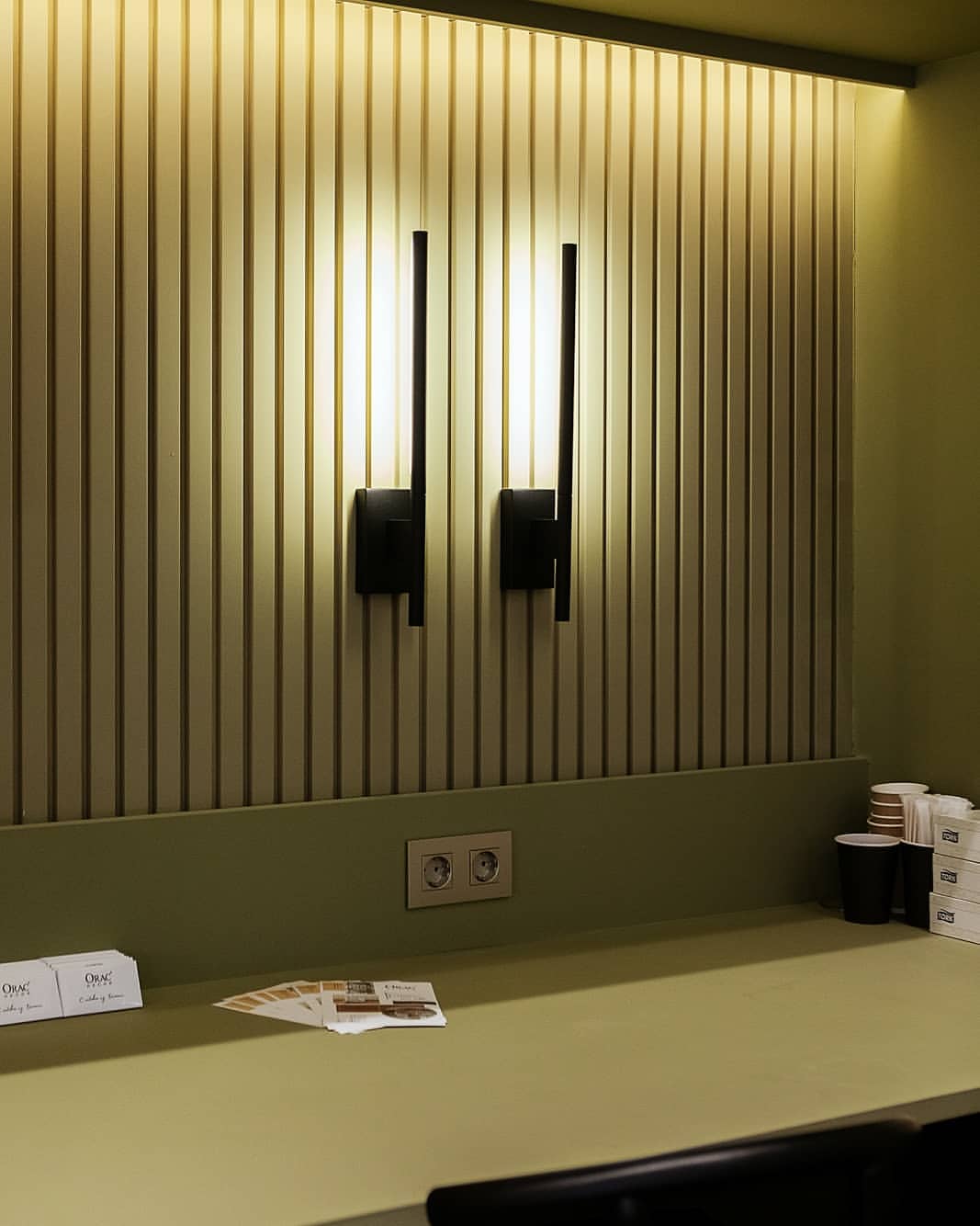 Стеновая панель под покраску Orac Decor Bar W111 2000×250×20 фото в интерьере