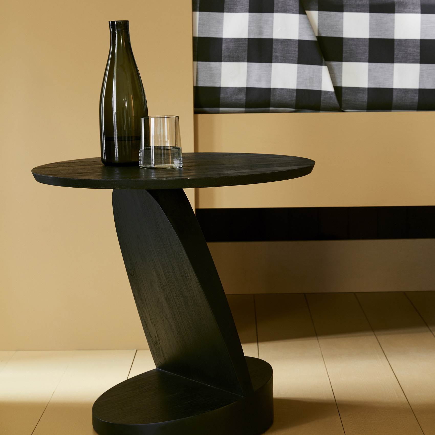 Краска Little Greene цвет Bassoon 336 Intelligent Gloss 1 л фото в интерьере