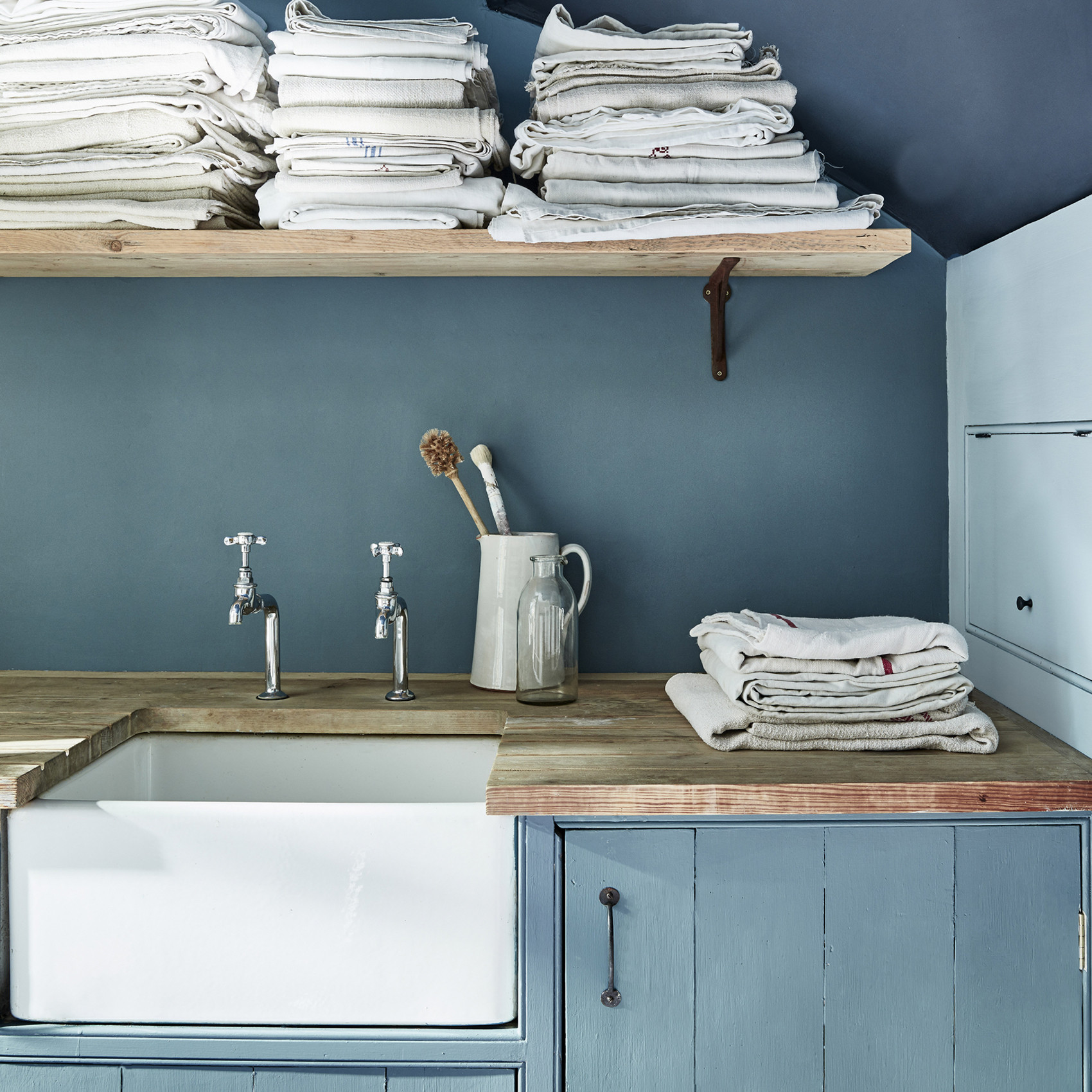 Краска Little Greene цвет Etruria 326 Intelligent Satin 1 л фото в интерьере