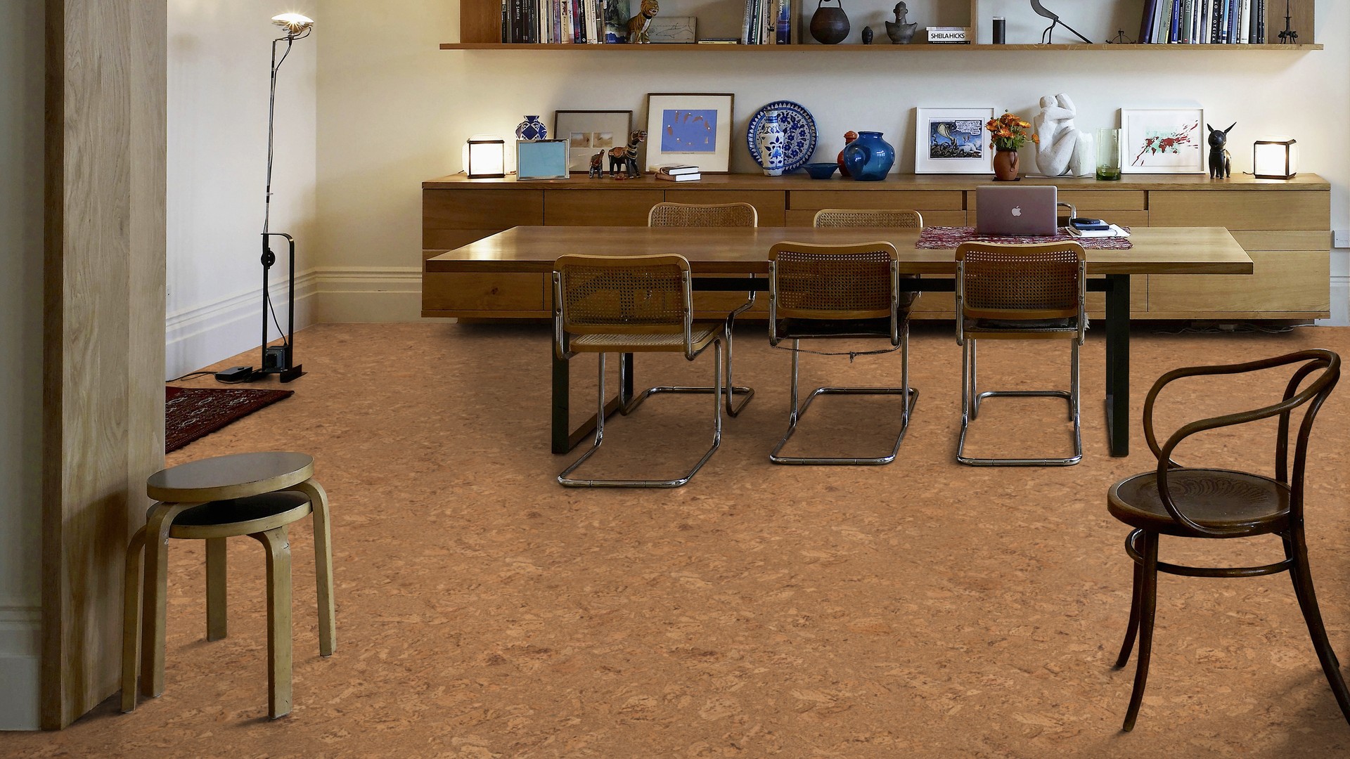 Пробковый пол клеевой Wicanders Cork Pure Originals Personality AJ2Z003 600×300×6 фото в интерьере