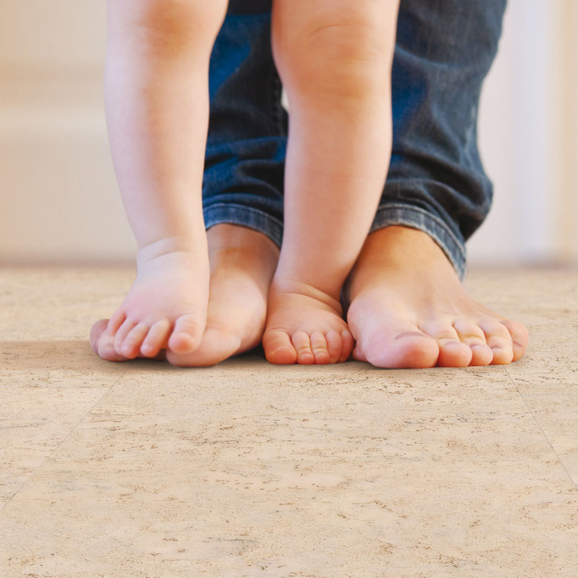 Пробковый пол клеевой Wicanders Cork Pure Personality Timide AJ3J002 600×300×6 фото в интерьере