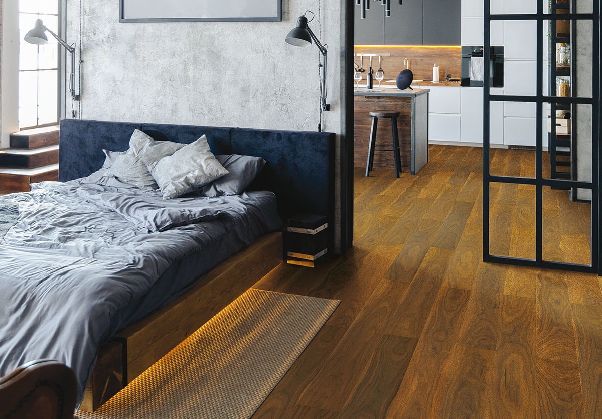 Пробковый пол замковый Wicanders Wood Essence Classic Walnut D8H7001 1830×185×11,5 фото в интерьере