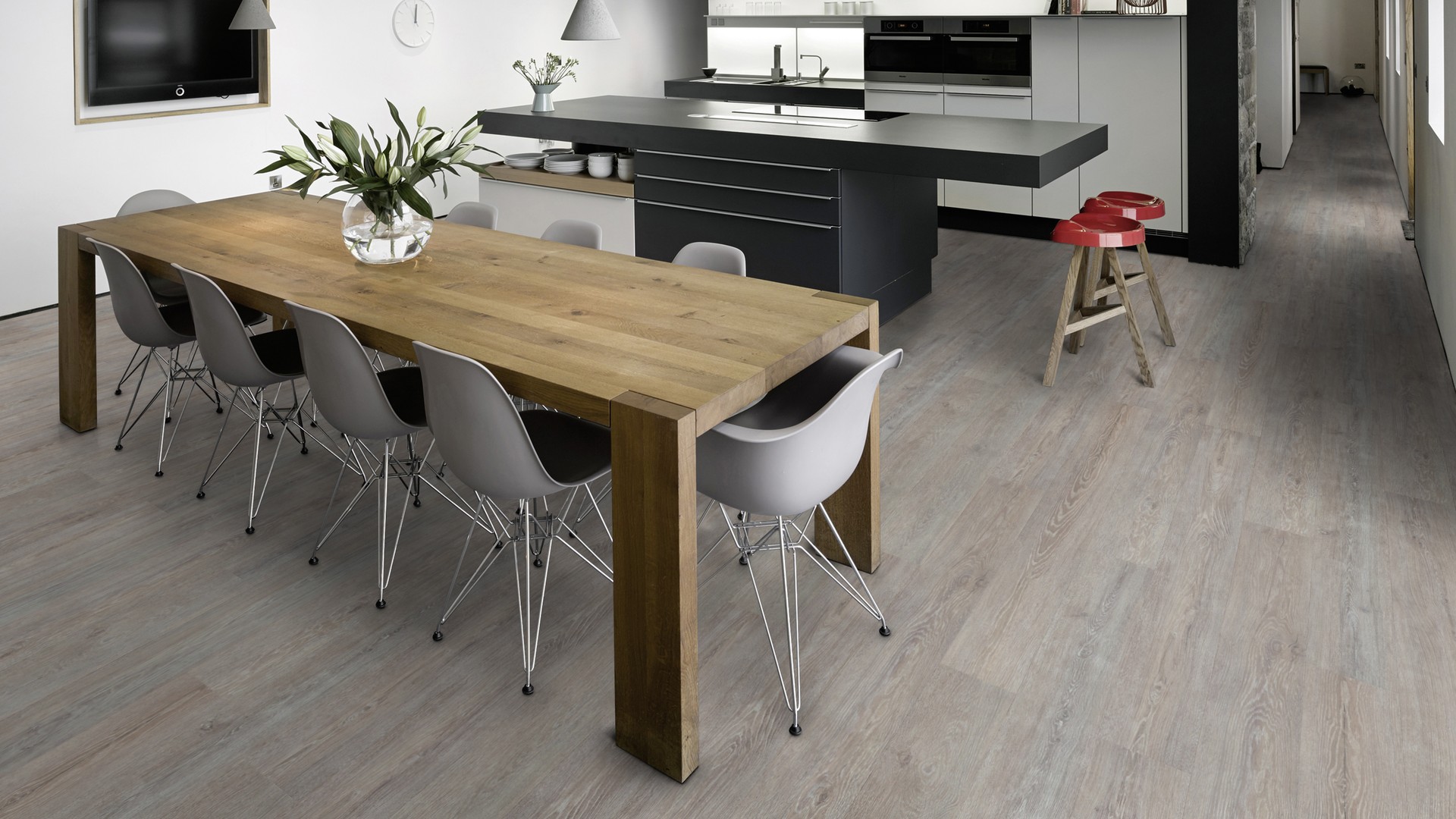 Пробковый пол замковый Wicanders Wood Essence Platinum Chalk Oak D886003 1830×185×11,5 фото в интерьере Пробковый пол замковый Wicanders Wood Essence Platinum Chalk Oak D886003 1830×185×11,5 фото в интерьере