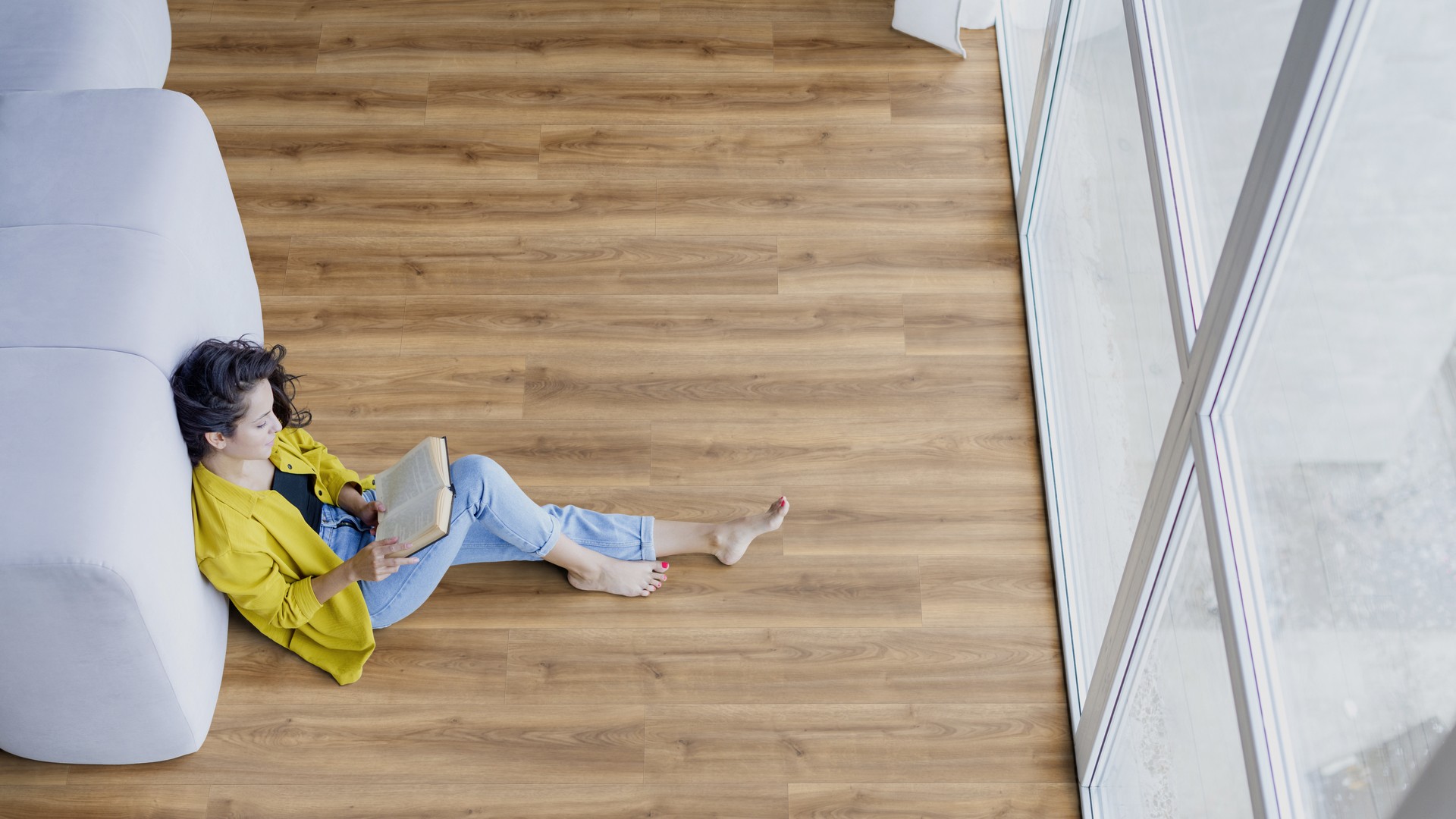 Ламинат Kaindl Natural Touch Премиум доска Дуб Noble K2242 RC 1383×159×10 фото в интерьере