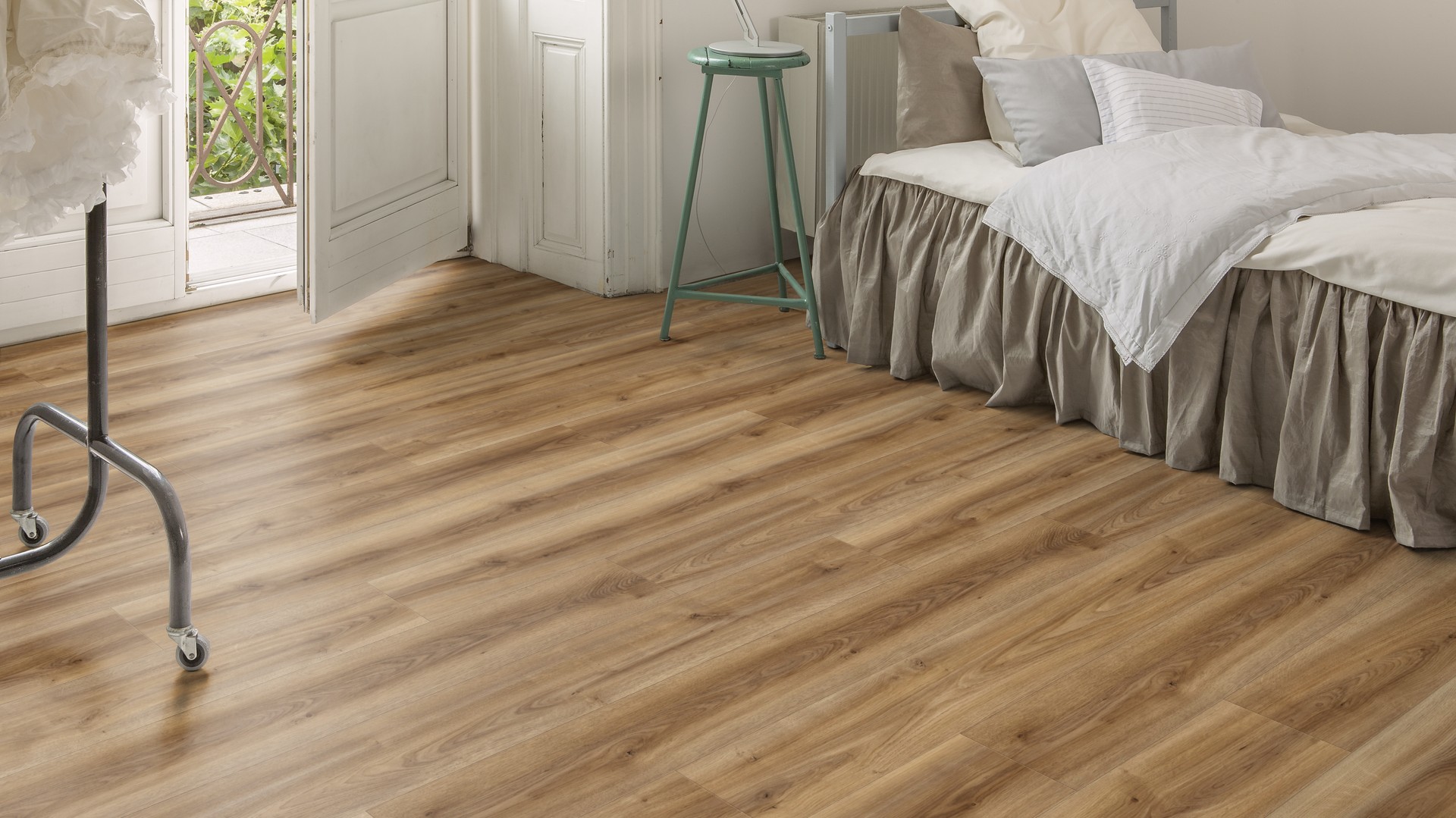 Ламинат Kaindl Natural Touch Премиум доска Дуб Noble K2242 RC 1383×159×10 фото в интерьере