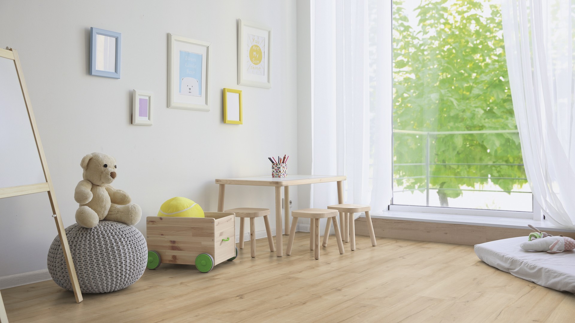 Ламинат Kaindl Classic Touch Широкая доска Дуб Waterford 35899 EG 1383×244×8 фото в интерьере Ламинат Kaindl Classic Touch Широкая доска Дуб Waterford 35899 EG 1383×244×8 фото в интерьере