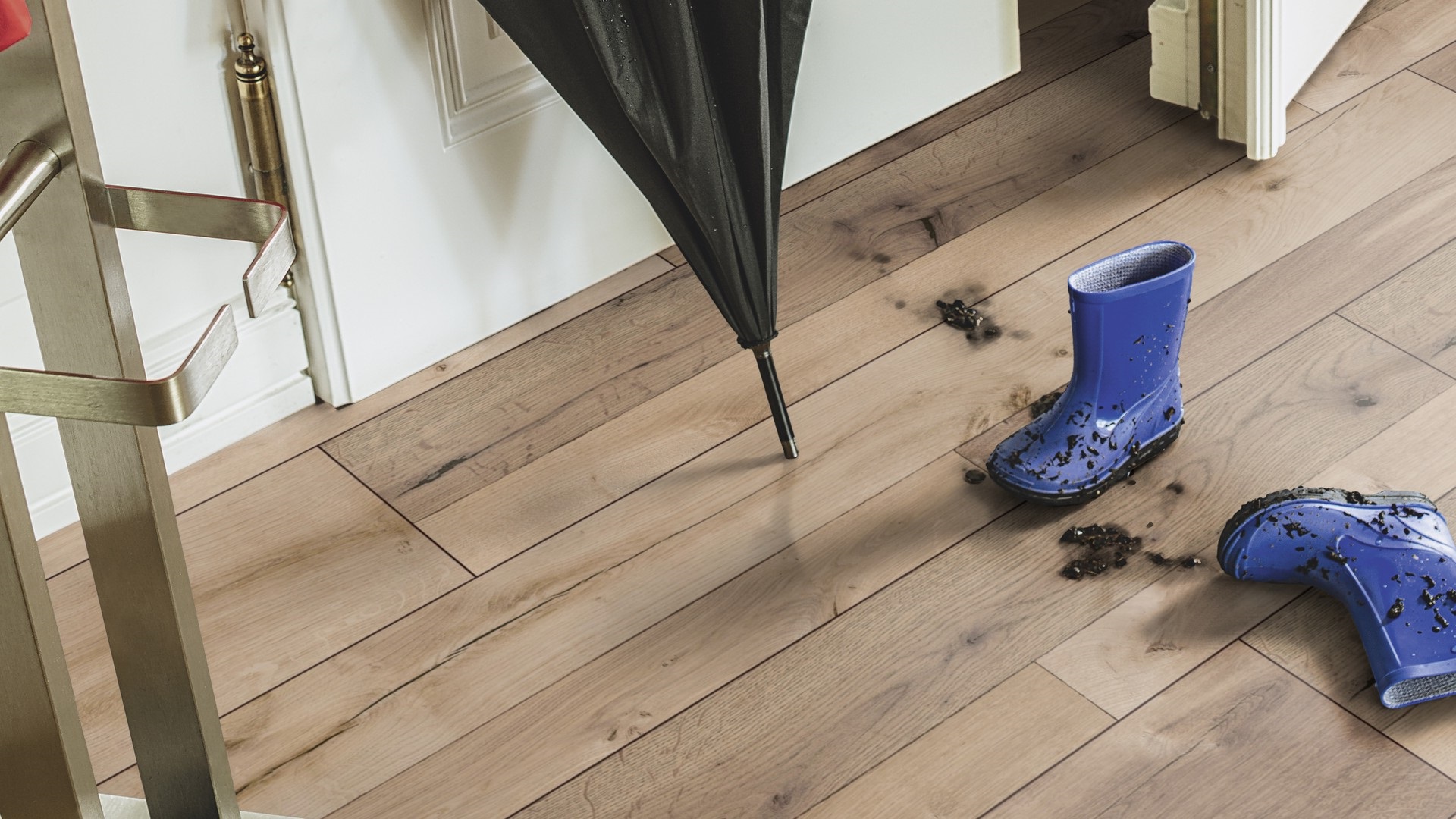 Ламинат Kaindl Aqua Pro Select Natural Touch 12.0 Стандартная доска 3 в 1 Дуб Trend К4361 RF 1383×193×12 фото в интерьере