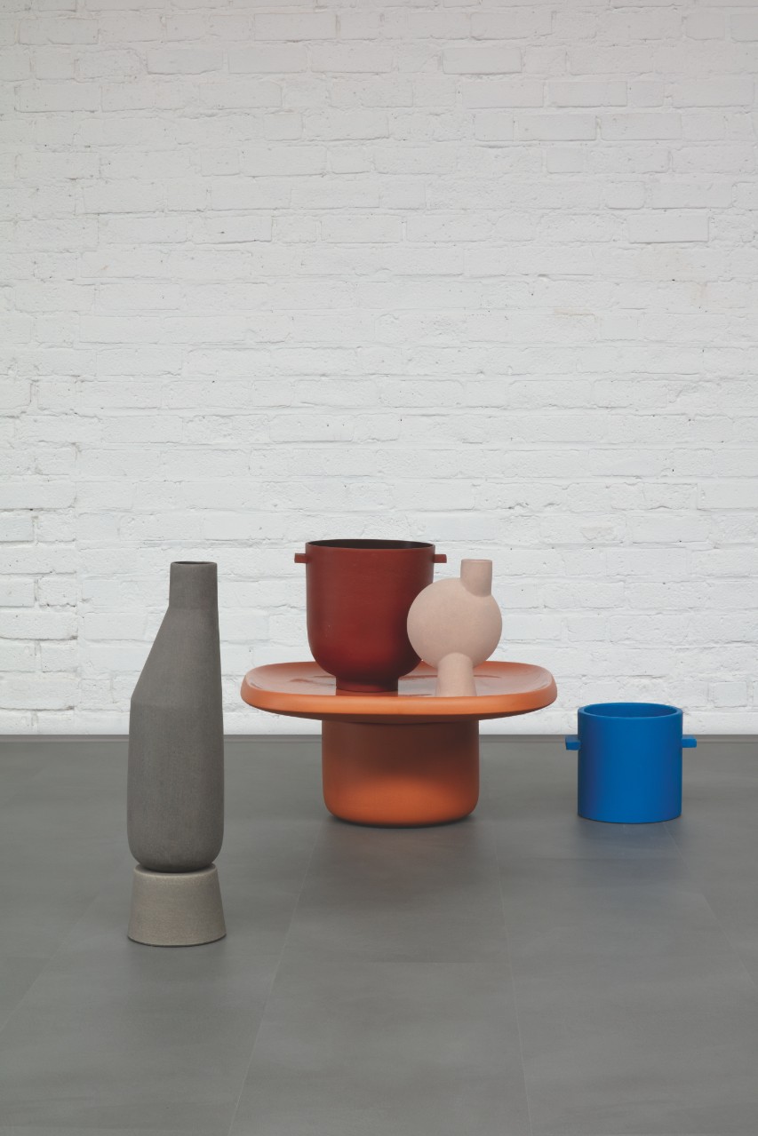 Кварцвиниловая плитка Quick Step клеевая Ambient Glue Plus Шлифованный бетон серый AMGP40140 1305×327×2,5 фото в интерьере Кварцвиниловая плитка Quick Step клеевая Ambient Glue Plus Шлифованный бетон серый AMGP40140 1305×327×2,5 фото в интерьере