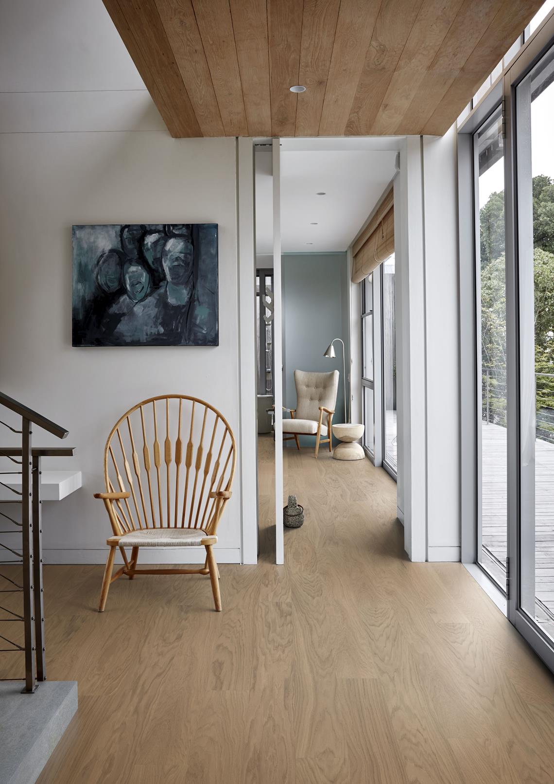 Паркетная доска Kahrs Life Дуб Butterscotch LTCLRW3007-150 Calm 1810×150×7 фото в интерьере Паркетная доска Kahrs Life Дуб Butterscotch LTCLRW3007-150 Calm 1810×150×7 фото в интерьере