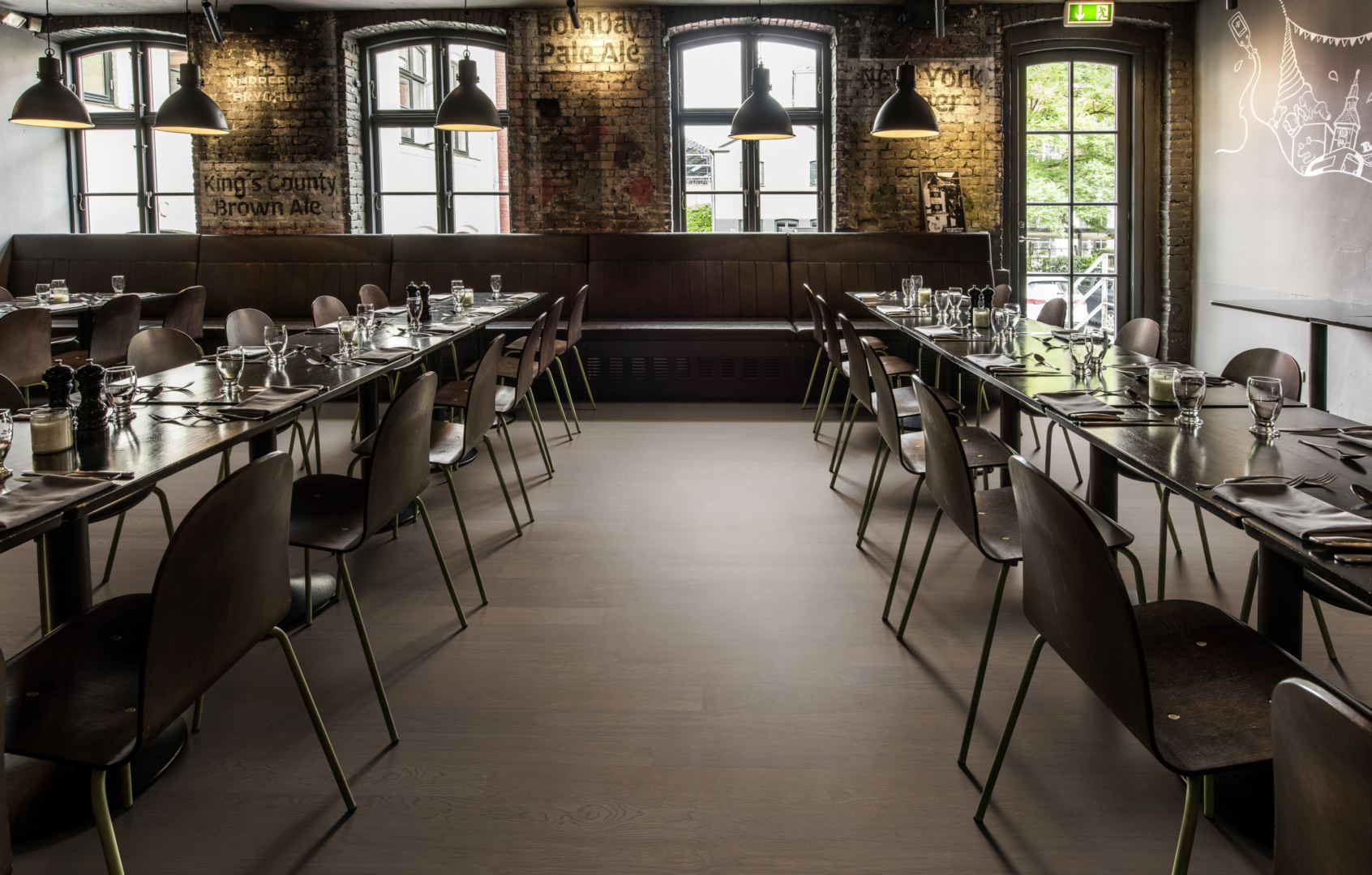 Паркетная доска Kahrs Life Дуб Faded Black LTCLRW3008-150 Calm 1810×150×7 фото в интерьере