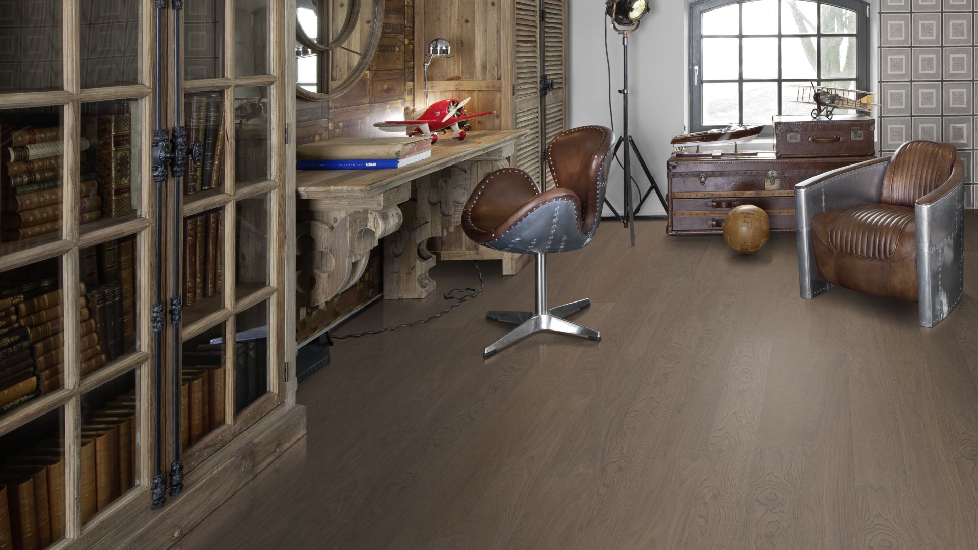 Паркетная доска Kahrs Life Дуб Faded Black LTCLRW3008-150 Calm 1810×150×7 фото в интерьере