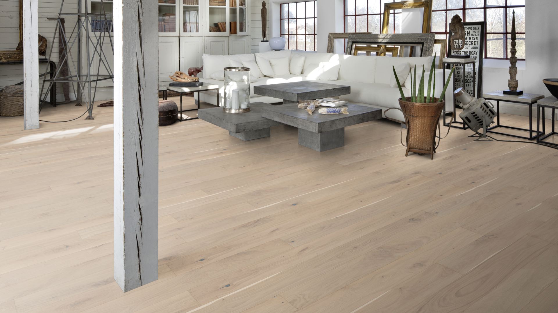 Паркетная доска Kahrs Люкс Дуб Скорлупа Eggshell 151N51EKC4KW240 Lively 2420×151×15 фото в интерьере