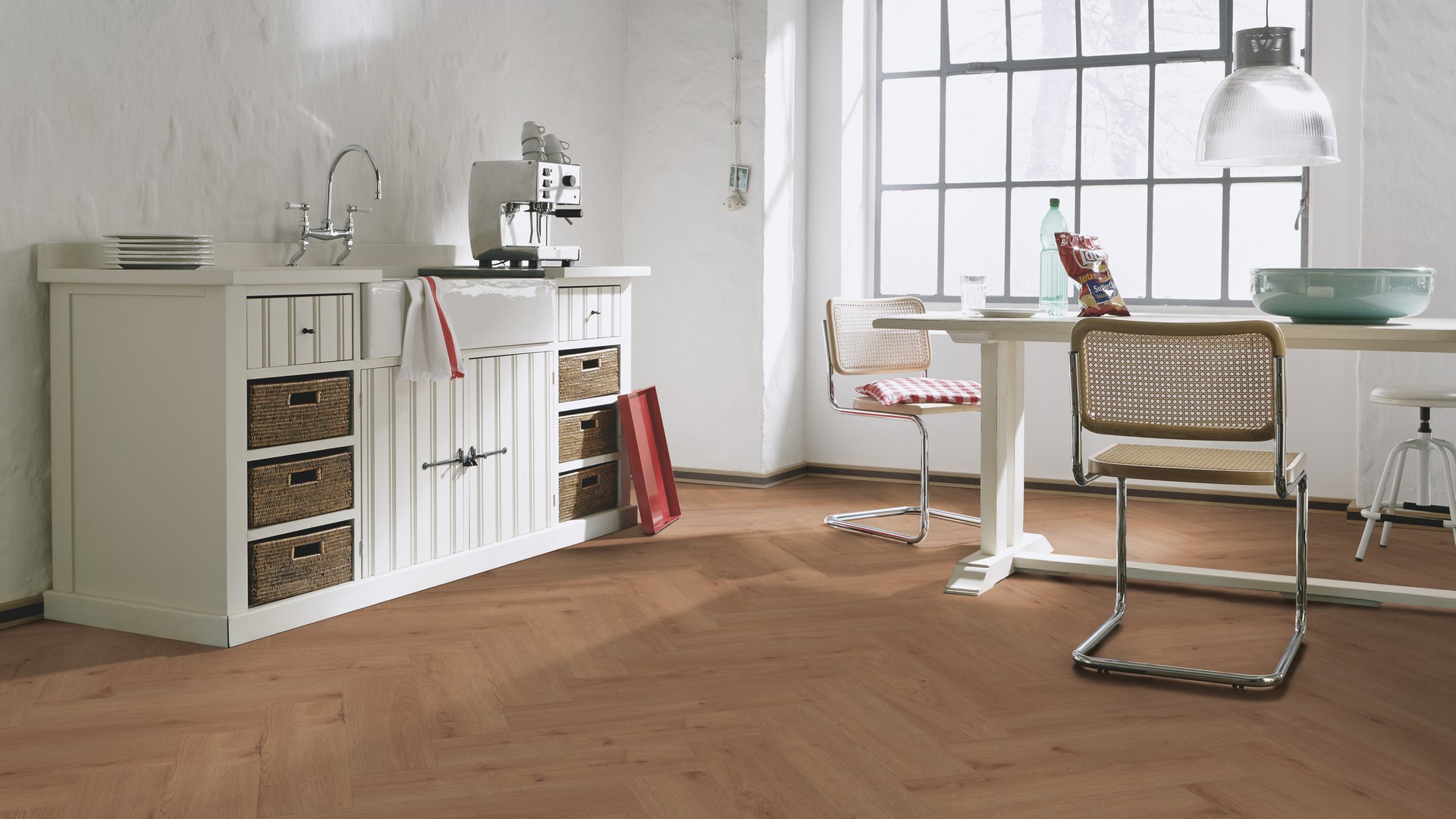 Ламинат Meister Edition M6/7001 Дуб Шампань венгерская елка 620×155×8 фото в интерьере Ламинат Meister Edition M6/7001 Дуб Шампань венгерская елка 620×155×8 фото в интерьере