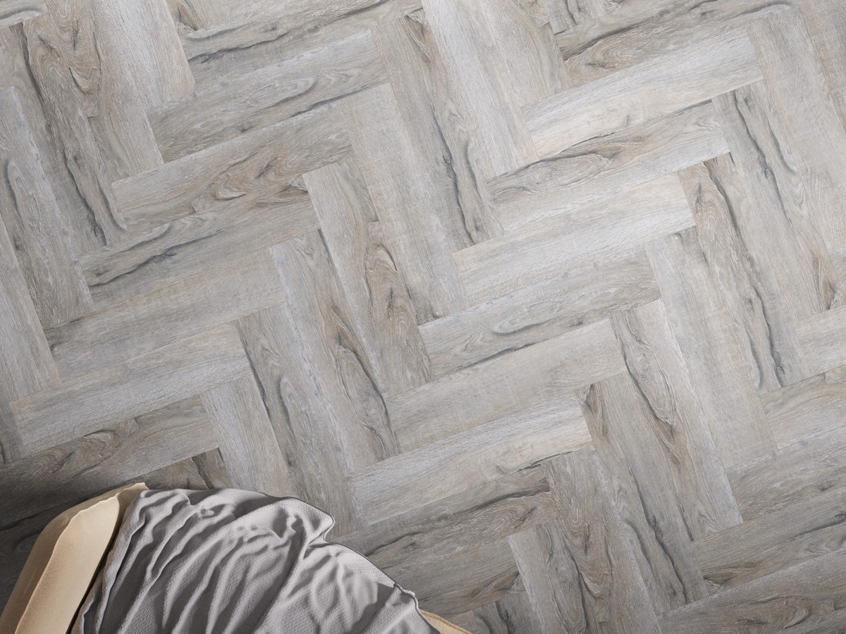 Кварцвиниловая плитка FineFloor клеевая Craft Short Plank Дуб Корфу FF-070 венгерская елка 632×158×2,5 фото в интерьере