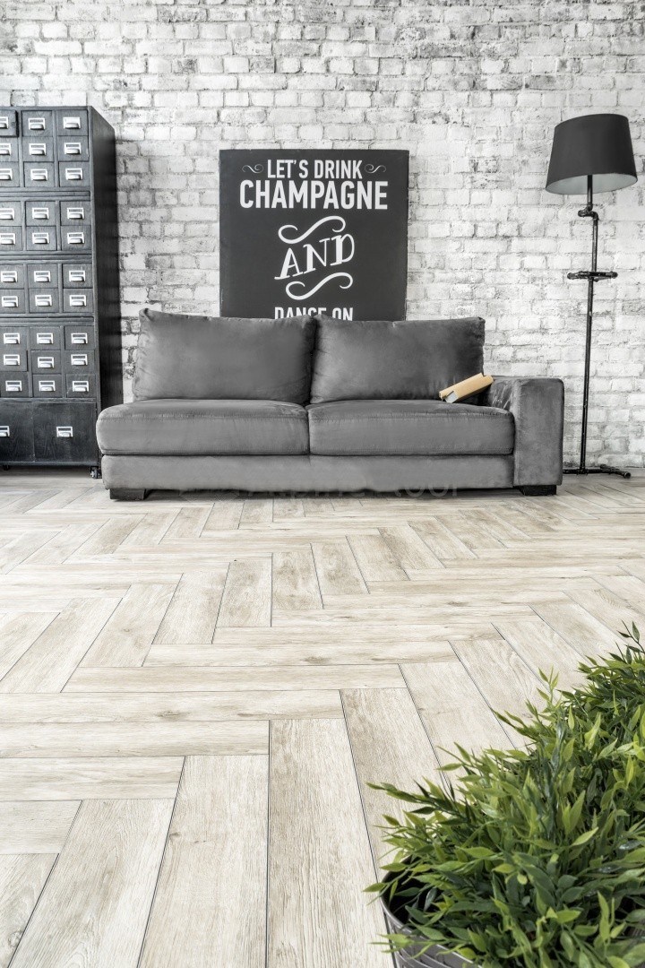 Кварцвиниловый SPC ламинат Alpine Floor Expressive Parquet Сумерки ECO 10-1 венгерская елка 610×122×6 фото в интерьере Кварцвиниловый SPC ламинат Alpine Floor Expressive Parquet Сумерки ECO 10-1 венгерская елка 610×122×6 фото в интерьере