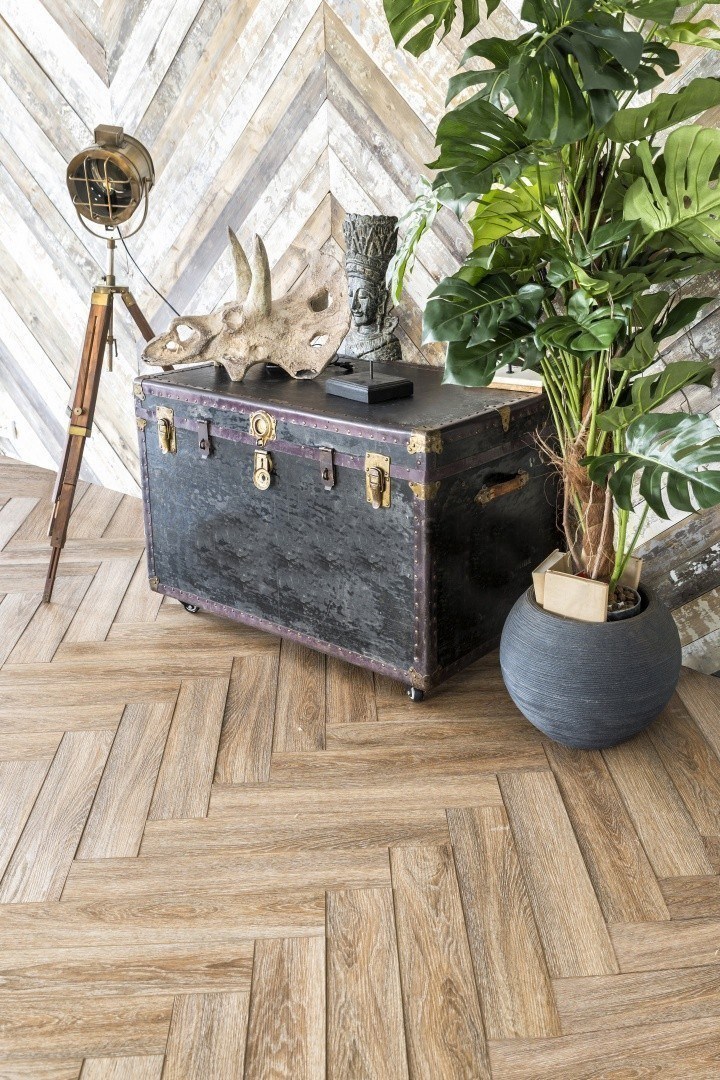 Кварцвиниловый SPC ламинат Alpine Floor Expressive Parquet Кантрисайд ECO 10-2 венгерская елка 610×122×6 фото в интерьере Кварцвиниловый SPC ламинат Alpine Floor Expressive Parquet Кантрисайд ECO 10-2 венгерская елка 610×122×6 фото в интерьере