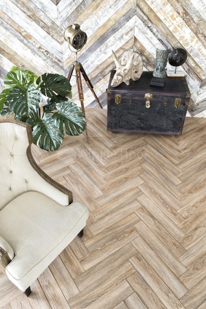 Кварцвиниловый SPC ламинат Alpine Floor Expressive Parquet Кантрисайд ECO 10-2 венгерская елка 610×122×6 фото в интерьере Кварцвиниловый SPC ламинат Alpine Floor Expressive Parquet Кантрисайд ECO 10-2 венгерская елка 610×122×6 фото в интерьере