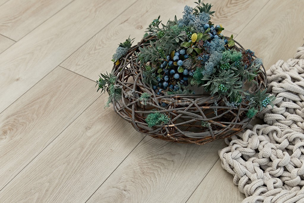 Кварцвиниловый SPC ламинат Alpine Floor Premium XL Дуб Белая ночь ECO 7-2 1524×180×8 фото в интерьере