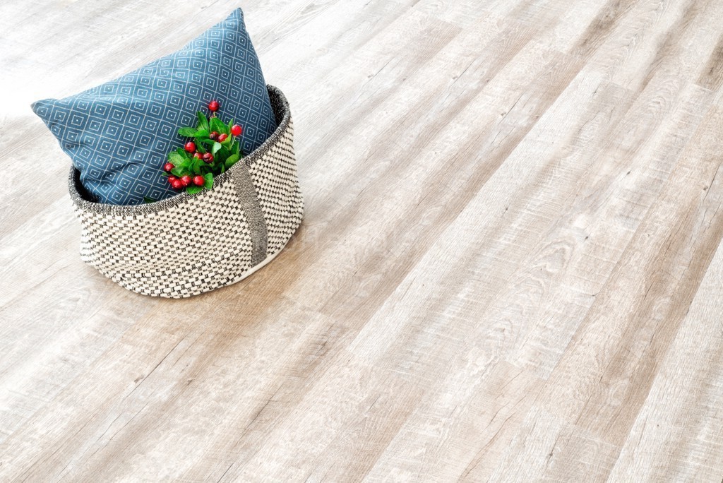 Кварцвиниловый SPC ламинат Alpine Floor Real Wood Дуб Керри ECO 2-10 1220×183×6 фото в интерьере Кварцвиниловый SPC ламинат Alpine Floor Real Wood Дуб Керри ECO 2-10 1220×183×6 фото в интерьере