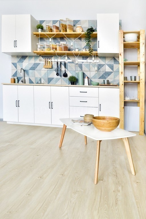 Кварцвиниловая плитка Alpine Floor замковая Sequoia LVT Медовая ECO 6-7 1219,2×184,2×3,2 фото в интерьере