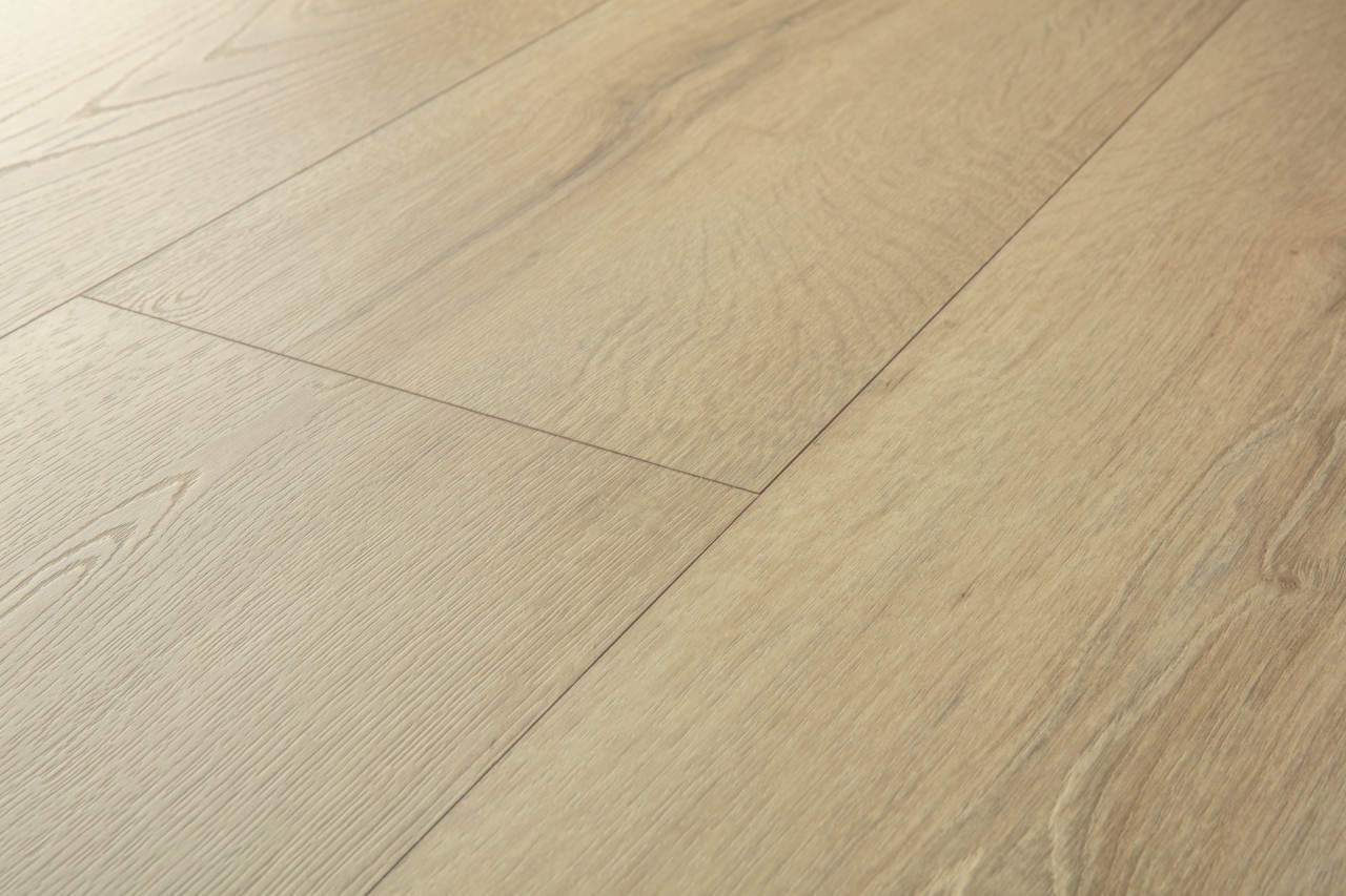 Ламинат Quick Step Classic Plus Hydro Дуб бежевый рустикальный CLH4084 1200×190×8 фото в интерьере