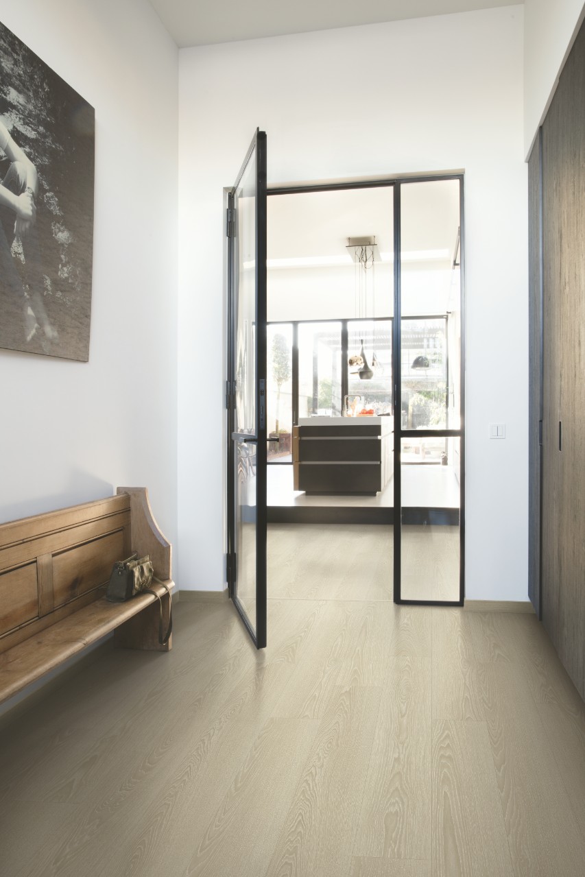 Ламинат Quick Step Classic Plus Hydro Дуб бежевый отбеленный CLH4088 1200×190×8 фото в интерьере