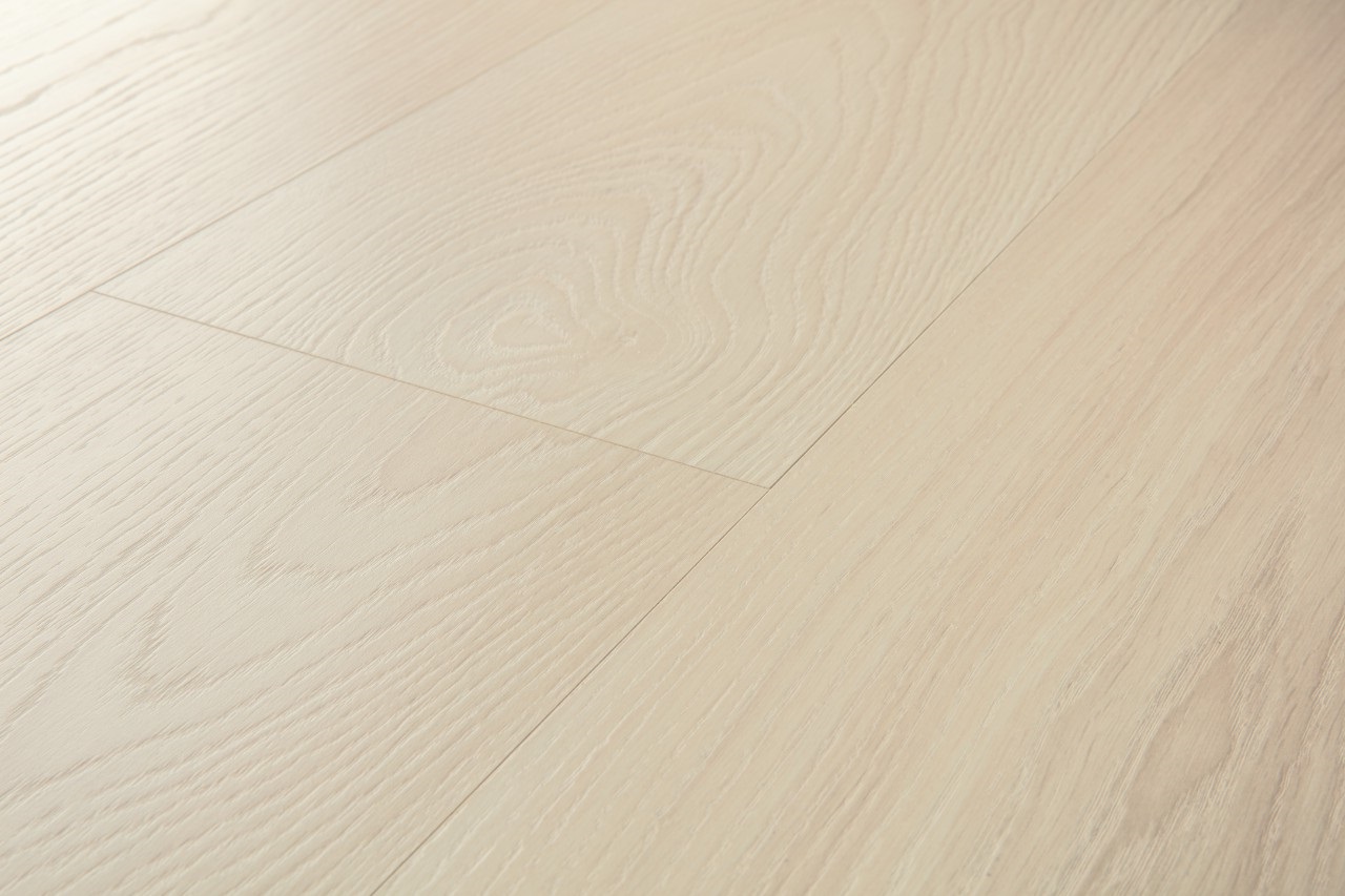 Ламинат Quick Step Classic Plus Hydro Дуб бежевый премиум CLH4093 1200×190×8 фото в интерьере