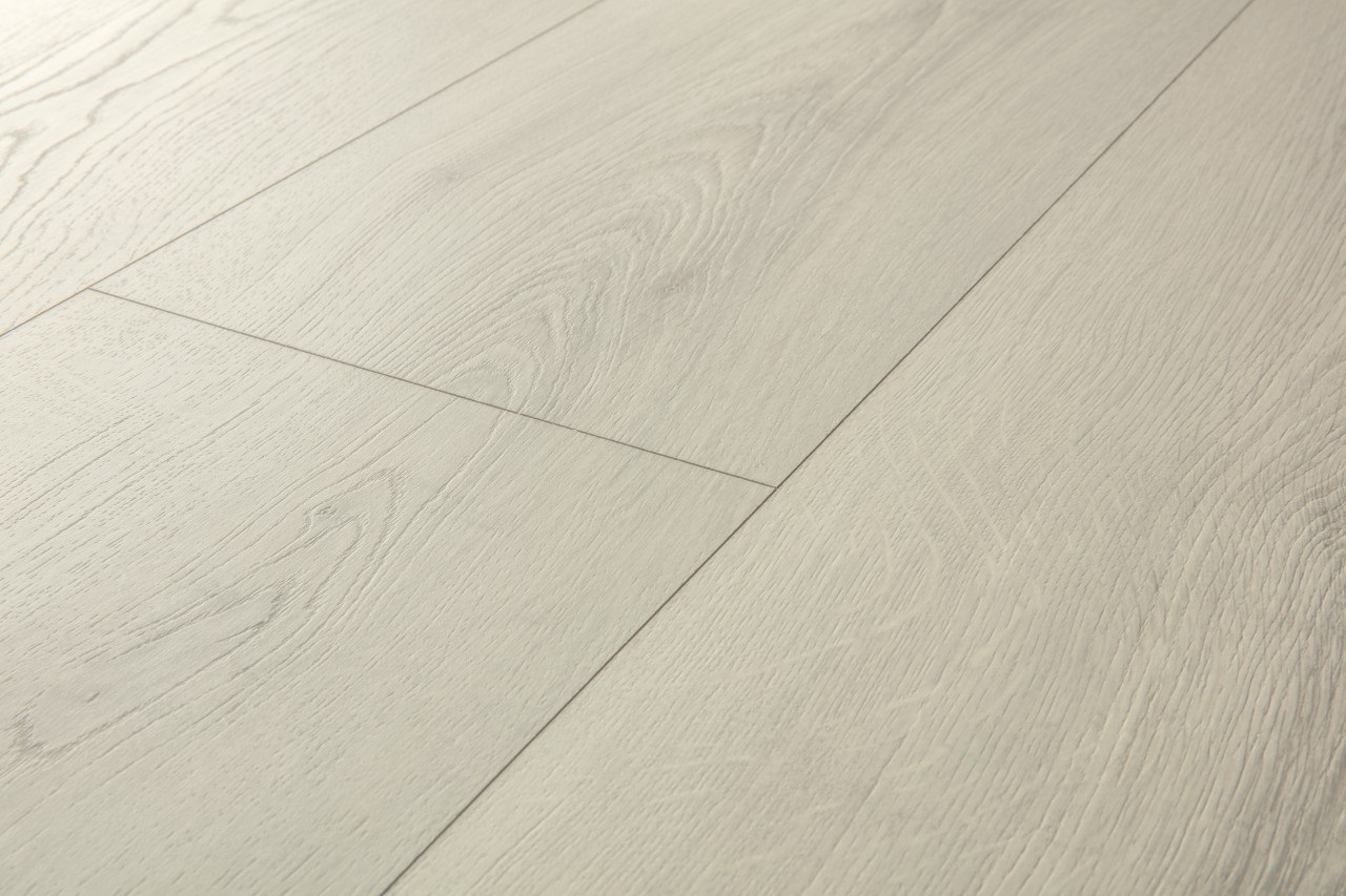 Ламинат Quick Step Classic Plus Hydro Дуб пепельный серый CLH5786 1200×190×8 фото в интерьере