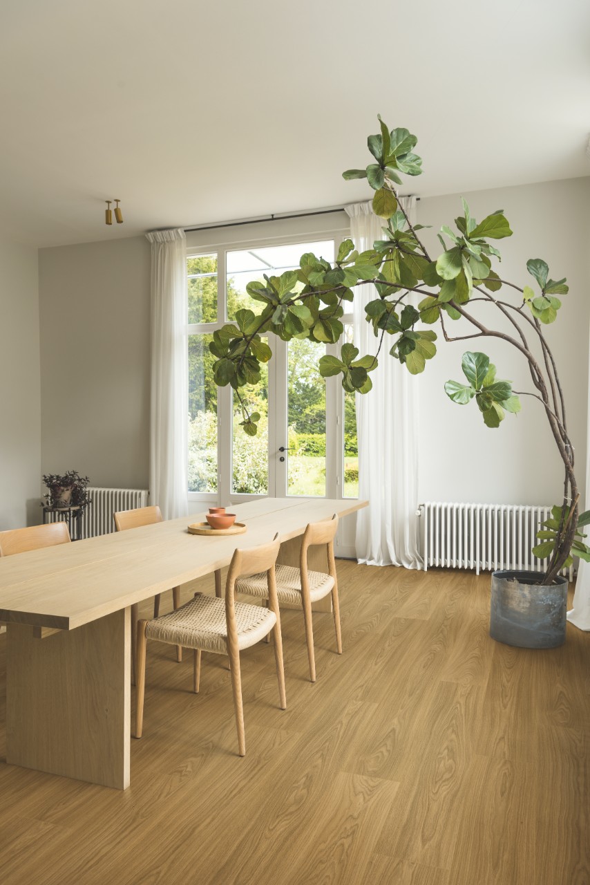 Ламинат Quick Step Classic Plus Hydro Дуб термо натуральный CLH5796 1200×190×8 фото в интерьере