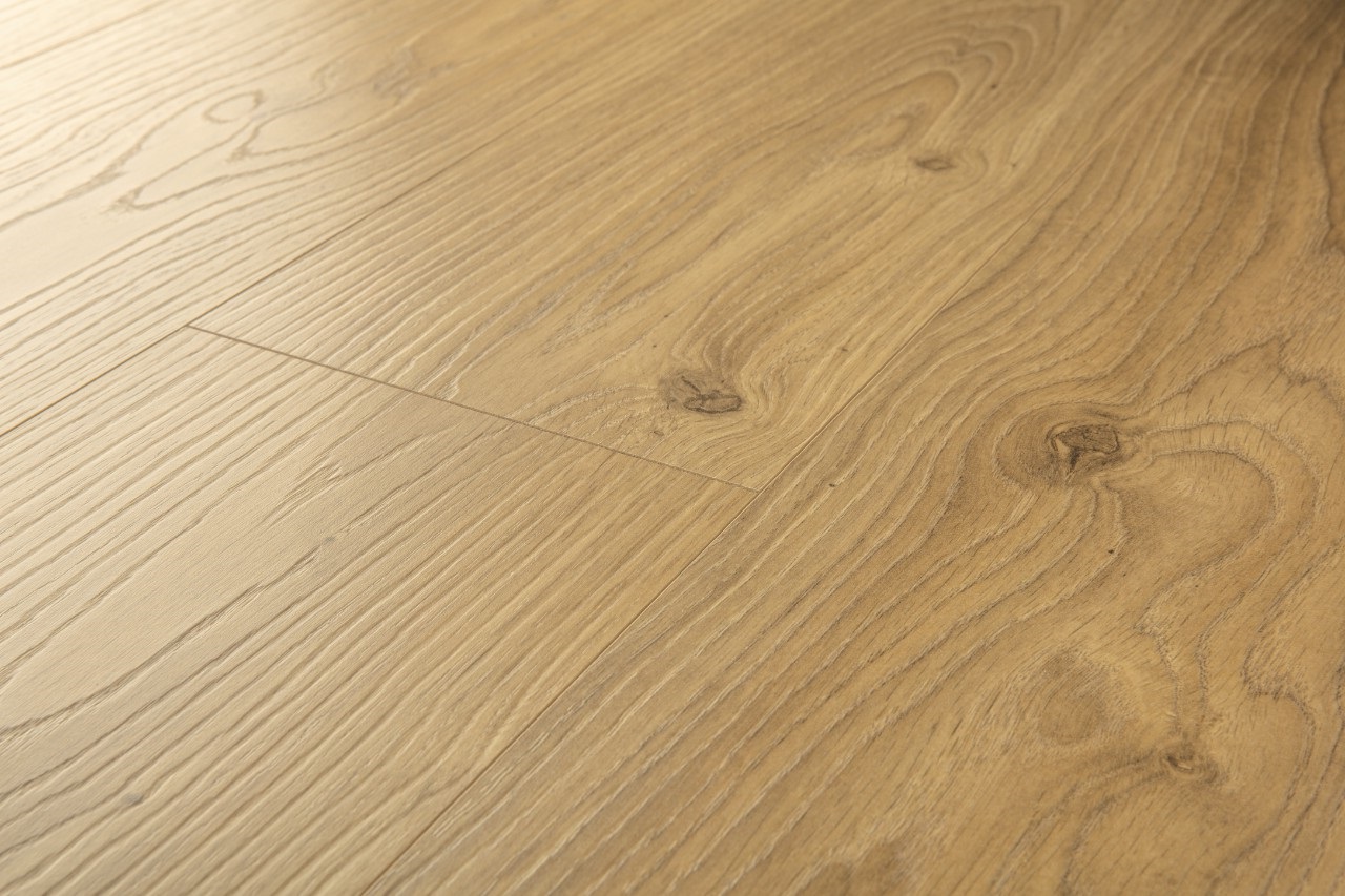 Ламинат Quick Step Perspective Hydro Дуб белый светлый PER1491 1380×156×9 фото в интерьере