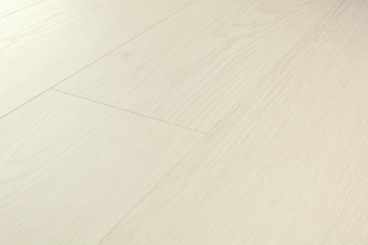 Ламинат Quick Step Perspective Hydro Доска дуба выбеленная промасленная PER6074 1380×156×9 фото в интерьере