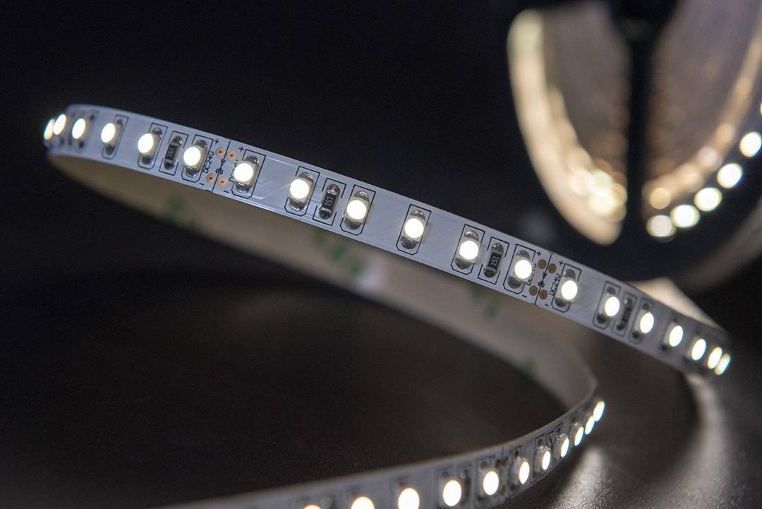 Светодиодная лента SWG 24В 9,6Вт 009247 дневной белый 4000-4500К 5м