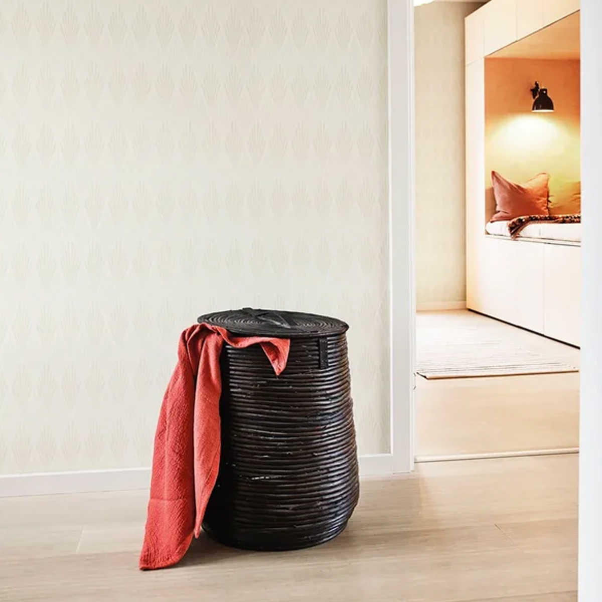 Обои Aura Living@Home Art Deco 621033 11,2×0,52 фото в интерьере