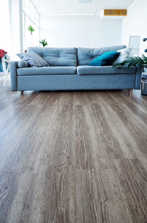 Кварцвиниловый SPC ламинат Alpine Floor Classic Клён ЕСО 140-8 1220×183×4 фото в интерьере Кварцвиниловый SPC ламинат Alpine Floor Classic Клён ЕСО 140-8 1220×183×4 фото в интерьере