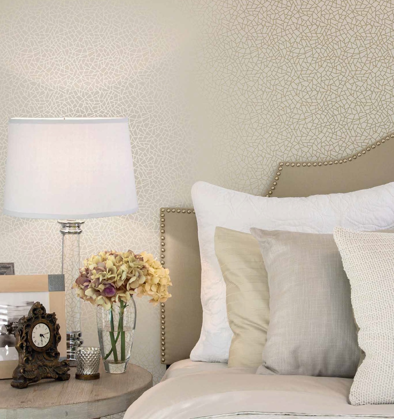 Обои Aura Metallic FX W78194 10×0,53 фото в интерьере