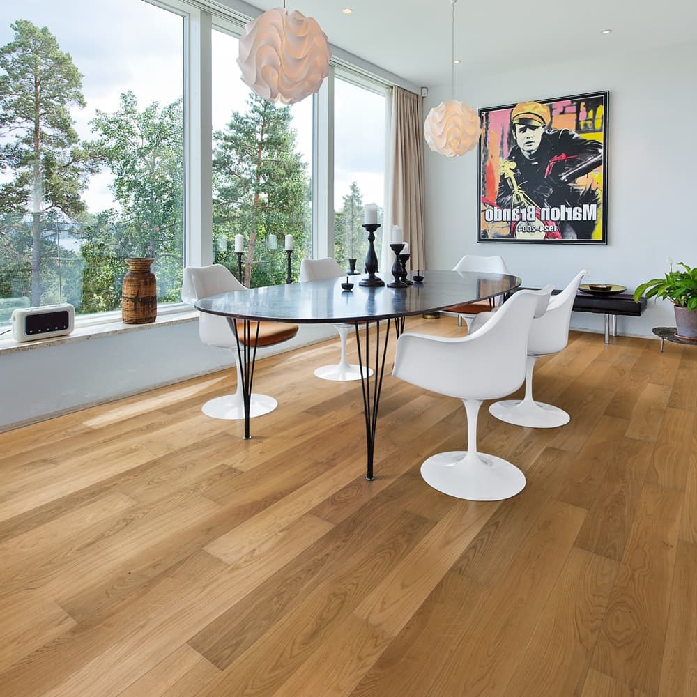 Паркетная доска Karelia Essence Дуб Story Grain Brown 5G 1116×138×14 фото в интерьере