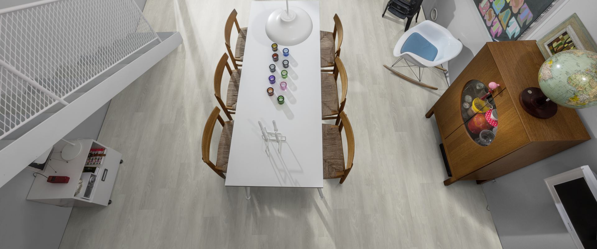 Кварцвиниловый SPC ламинат Kahrs Luxury Tiles Click 5 mm Yukon CLW 172 1210×172×5 фото в интерьере