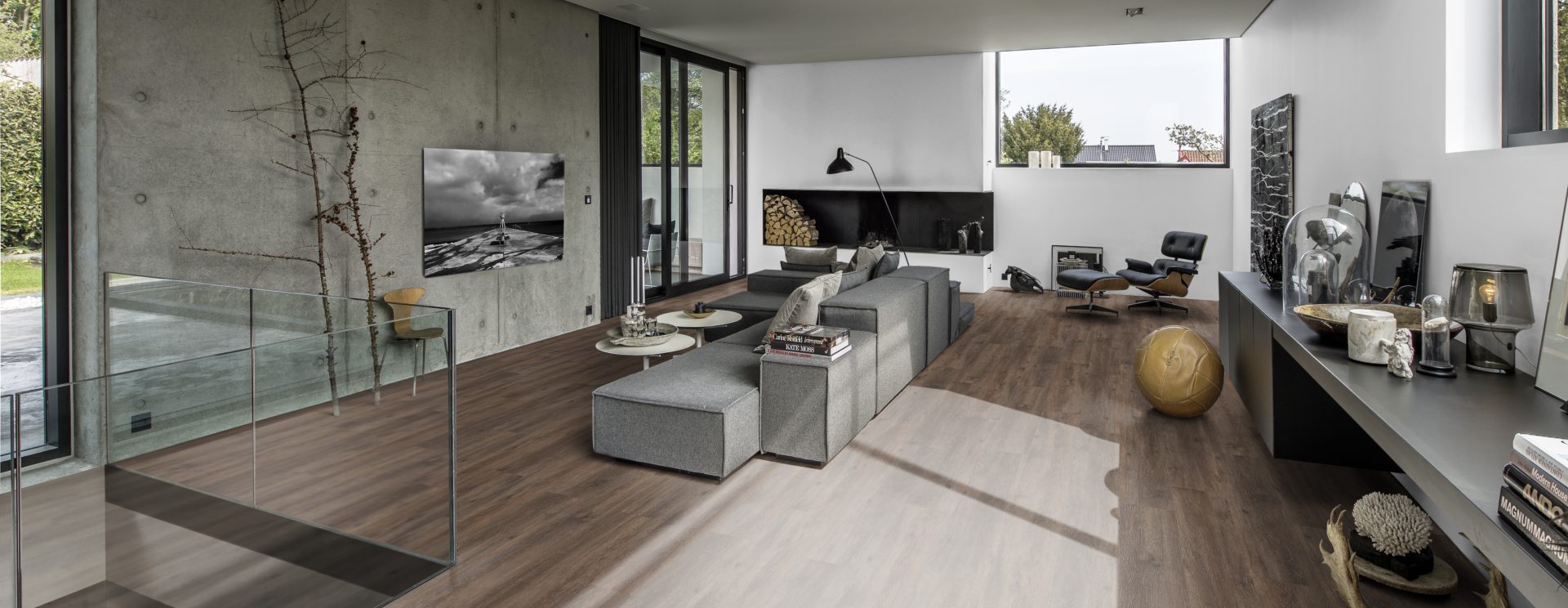 Кварцвиниловый SPC ламинат Kahrs Luxury Tiles Click 5 mm Saxon CLW 172 1210×172×5 фото в интерьере Кварцвиниловый SPC ламинат Kahrs Luxury Tiles Click 5 mm Saxon CLW 172 1210×172×5 фото в интерьере