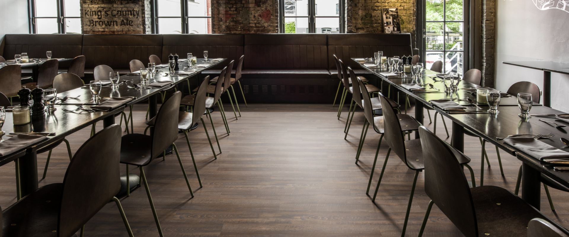 Кварцвиниловый SPC ламинат Kahrs Luxury Tiles Click 5 mm Kannur CLW 172 1210×172×5 фото в интерьере