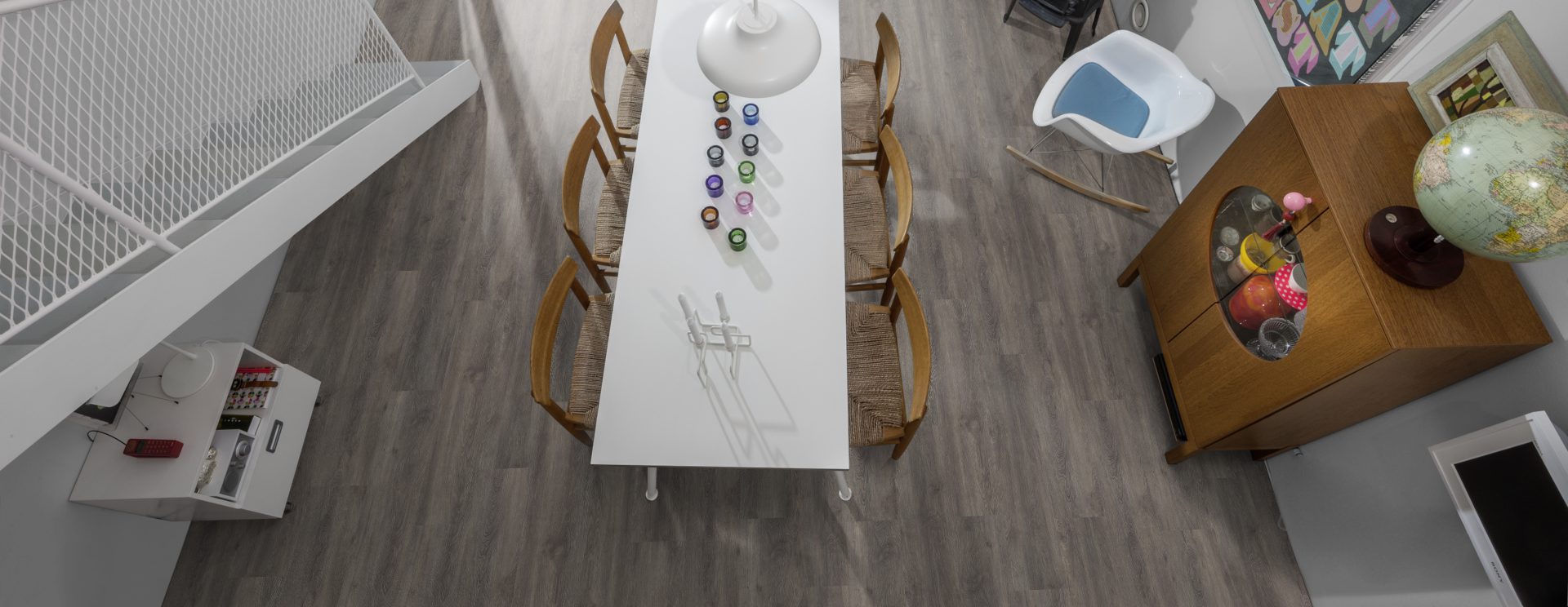 Кварцвиниловый SPC ламинат Kahrs Luxury Tiles Click 5 mm Niagara CLW 172 1210×172×5 фото в интерьере