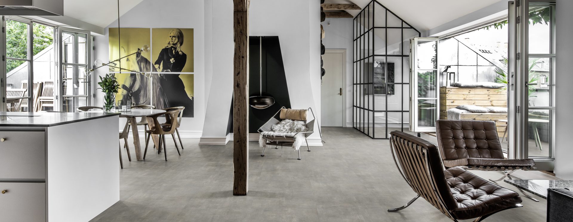 Кварцвиниловый SPC ламинат Kahrs Luxury Tiles Click 5 mm Matterhorn CLS 300 600×300×5 фото в интерьере