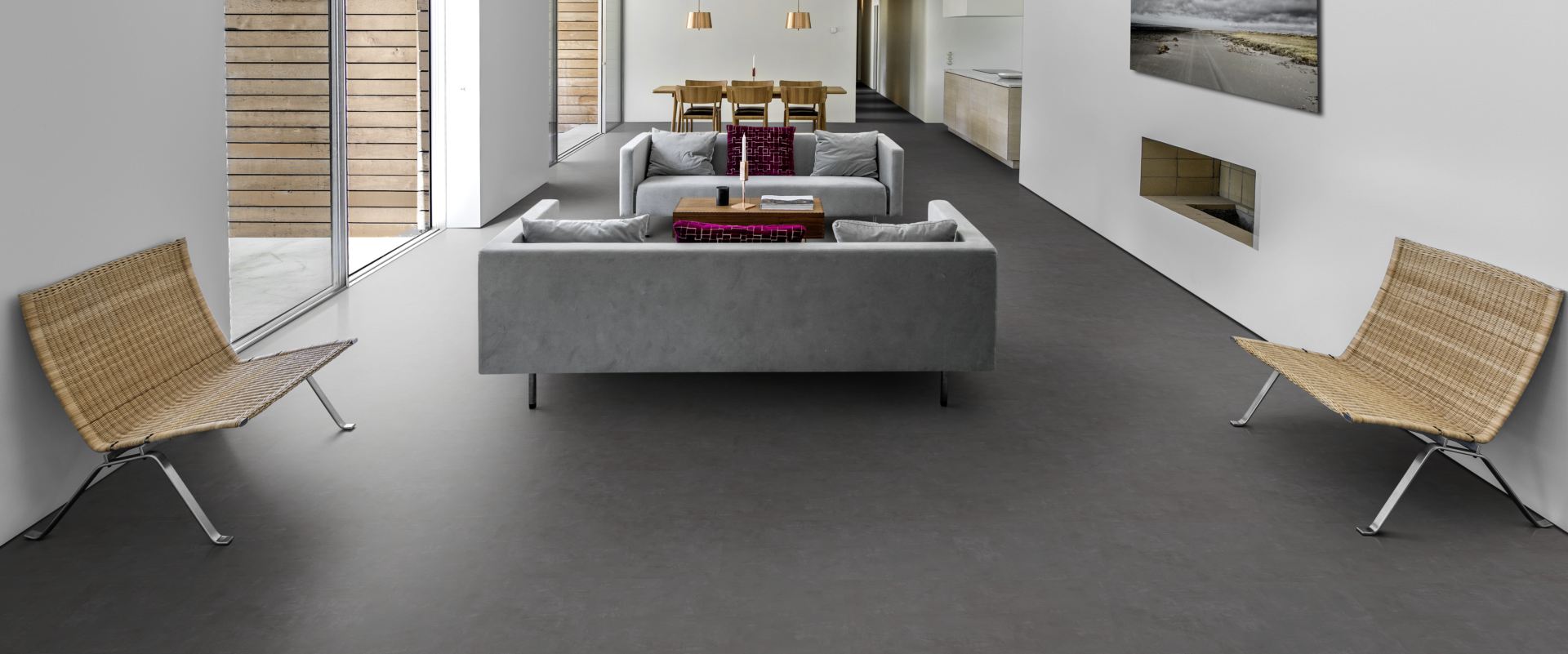 Кварцвиниловый SPC ламинат Kahrs Luxury Tiles Click 5 mm Schwarzhorn CLS 300 600×300×5 фото в интерьере