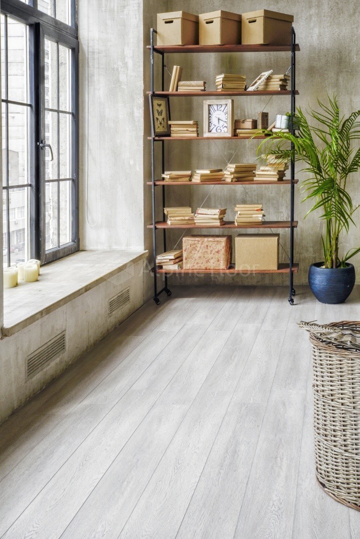 Кварцвиниловый SPC ламинат Alpine Floor Intense Норвежский лес ECO 9-1 1220×183×6 фото в интерьере