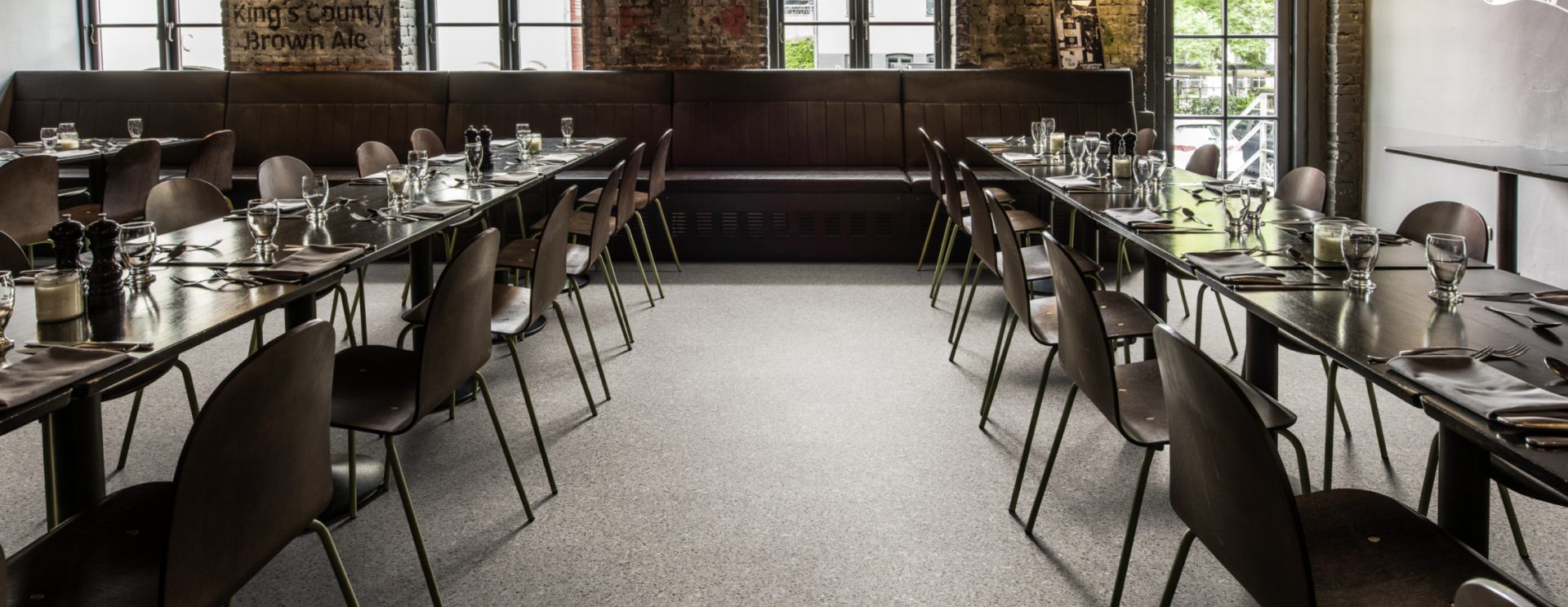 Кварцвиниловый SPC ламинат Kahrs Luxury Tiles Impression Click 6 mm Aneto CLS 457 914,4×457×6 фото в интерьере Кварцвиниловый SPC ламинат Kahrs Luxury Tiles Impression Click 6 mm Aneto CLS 457 914,4×457×6 фото в интерьере