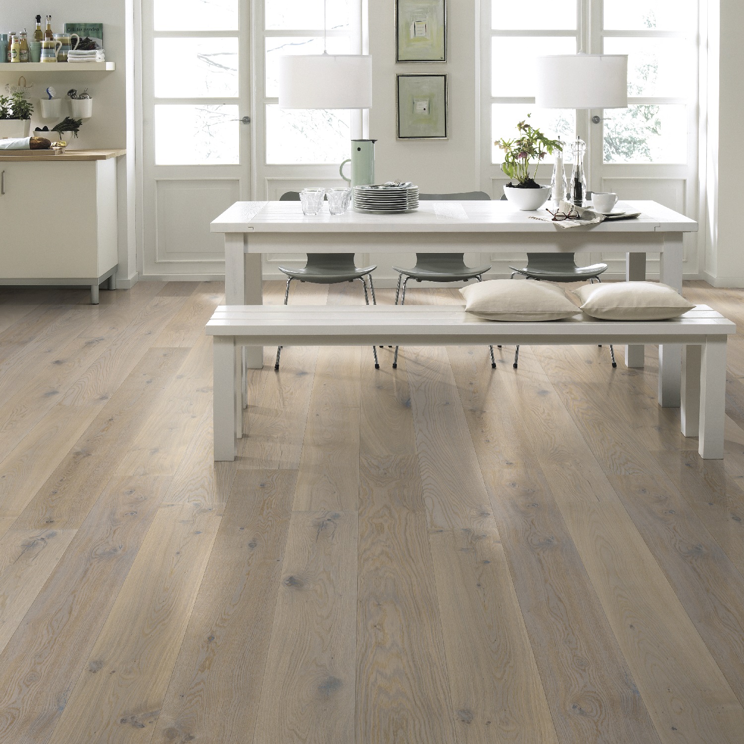 Паркетная доска Wicanders Wood Parquet Lisbon Oak RW04357 1860×189×14 фото в интерьере