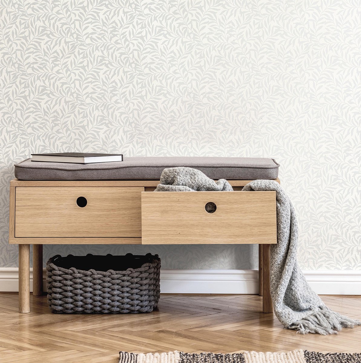 Обои Aura Archives vol.1 by Crown M1666 10,05×0,52 фото в интерьере